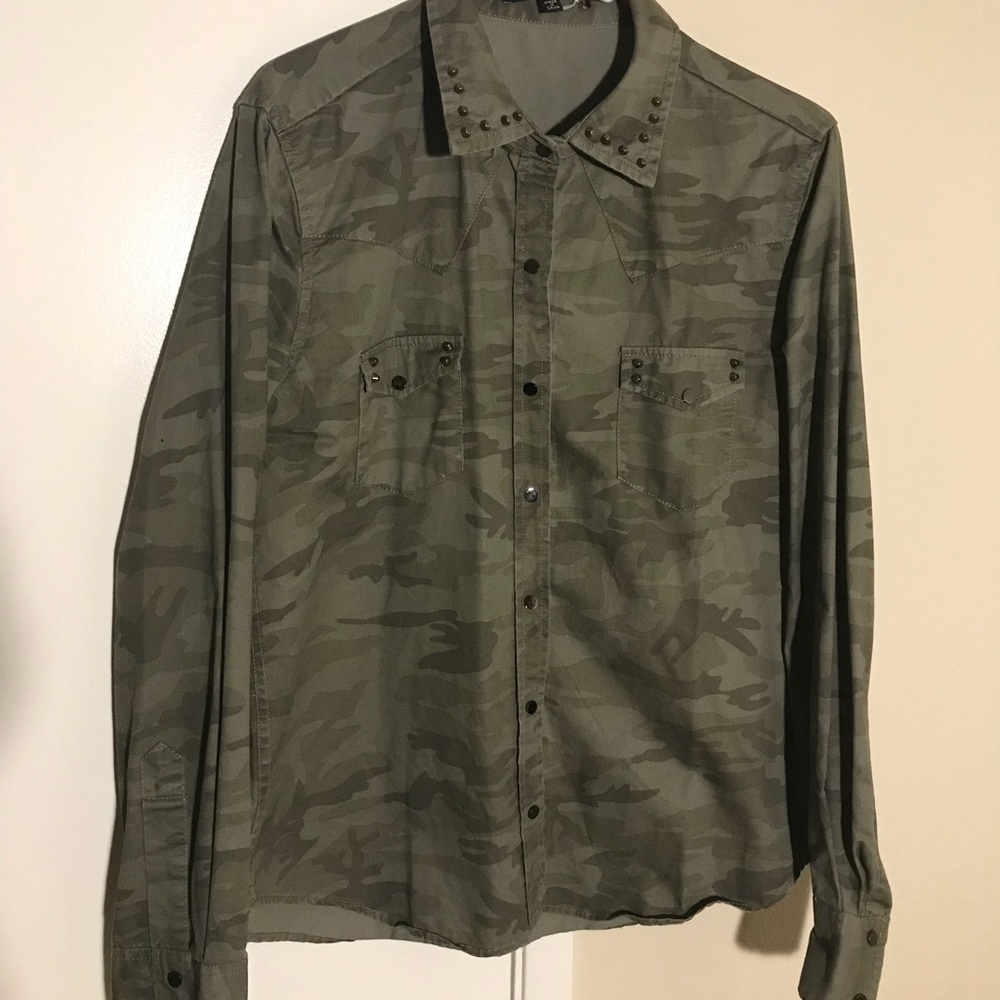 Camo studded long sleeve